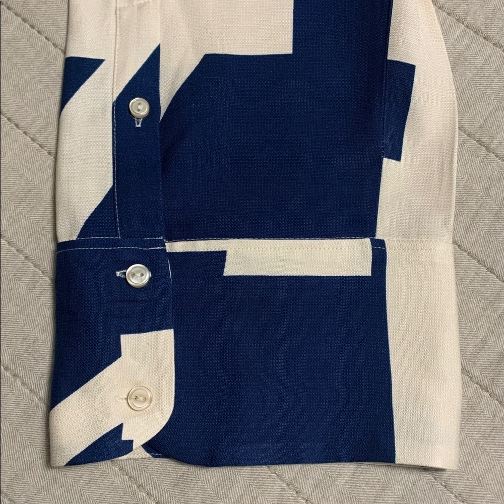 H&M Women’s Blue and Cream Abstract Geometrical XL Button Up Long Sleeve Blouse - Picture 3 of 11